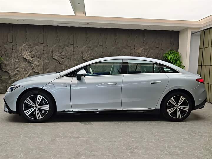 Mercedes-Benz EQE 2025 2025款 500 4MATIC 先锋版