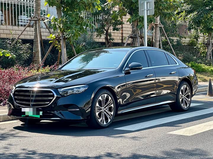 Mercedes-Benz E-Class Hybrid 2024 2024款 E 350 e L 插电式混合动力轿车