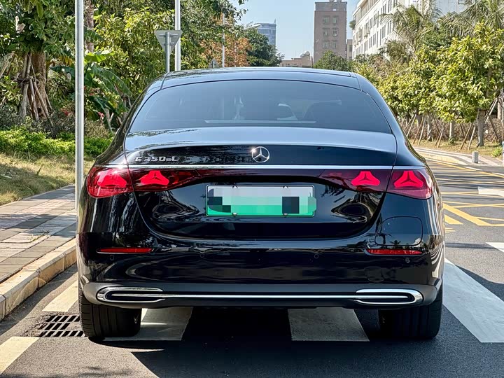 Mercedes-Benz E-Class Hybrid 2024 2024款 E 350 e L 插电式混合动力轿车