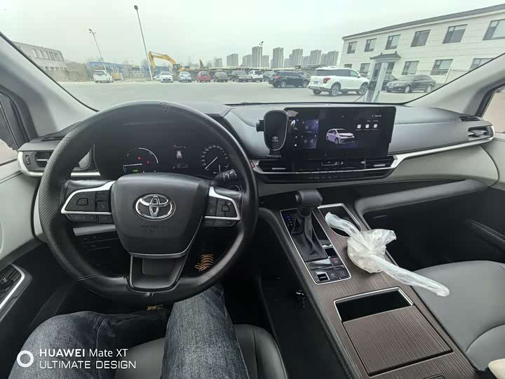 Toyota Granvia 2024 2024款 2.5L混动 舒适版