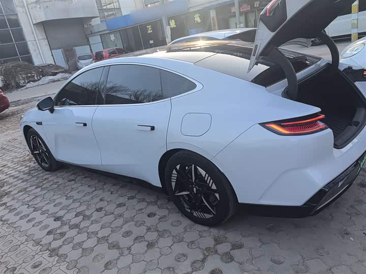 Geely Galaxy E8 2024 2024款 550km 后驱龙腾版