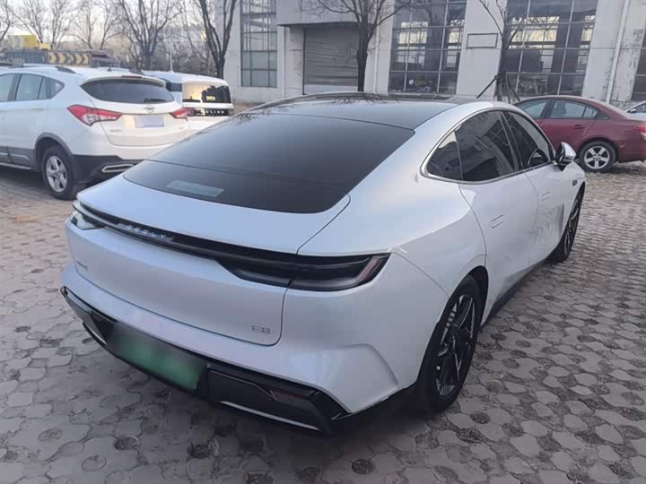 Geely Galaxy E8 2024 2024款 550km 后驱龙腾版