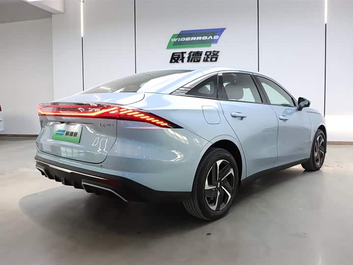 Geely Galaxy L6 2025 2025款 EM-i 140km 星舰版