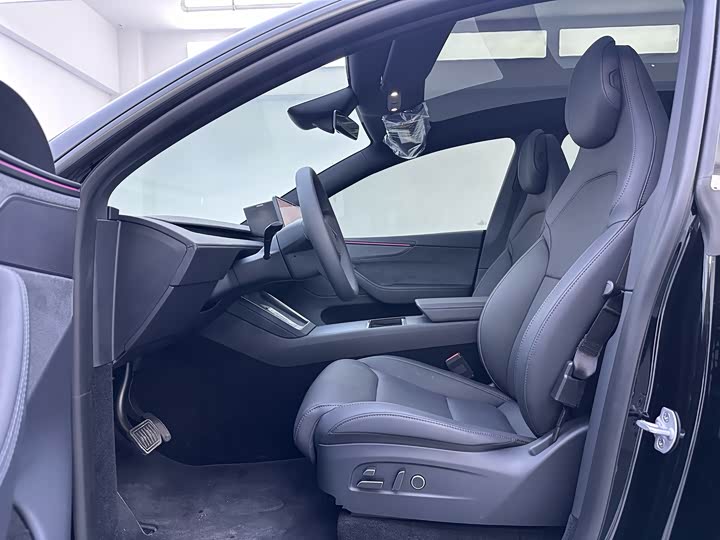 Tesla Model Y 2025 2025款 长续航全轮驱动版