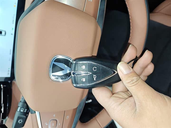 Changan UNI-Z Hybrid 2025 2025款 智慧新蓝鲸 125km 战舰+