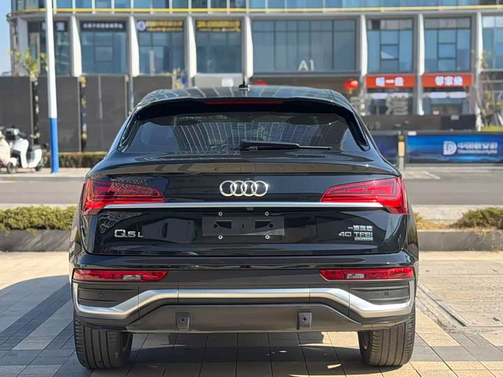 Audi Q5L Sportback 2022 2022款 改款 40 TFSI 豪华型