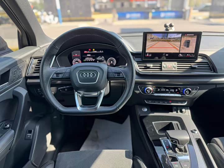 Audi Q5L Sportback 2022 2022款 改款 40 TFSI 豪华型