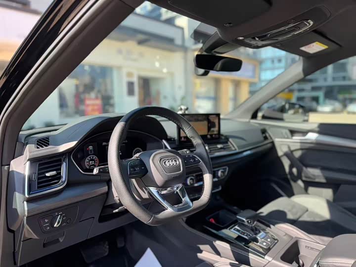Audi Q5L Sportback 2022 2022款 改款 40 TFSI 豪华型