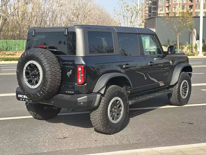 Ford Bronco 2024 2024款 2.3T 长滩大脚越野版