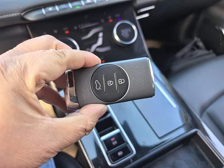 Exeed LX C-DM Hybrid 2022 2022款 1.5TCI-DHT 105KM乘风起版