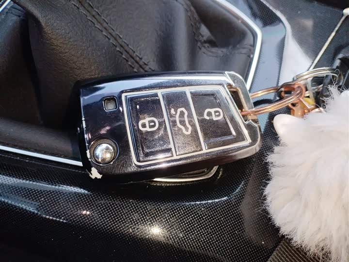 Volkswagen Tharu 2026 2026款 新锐 300TSI 锐享版