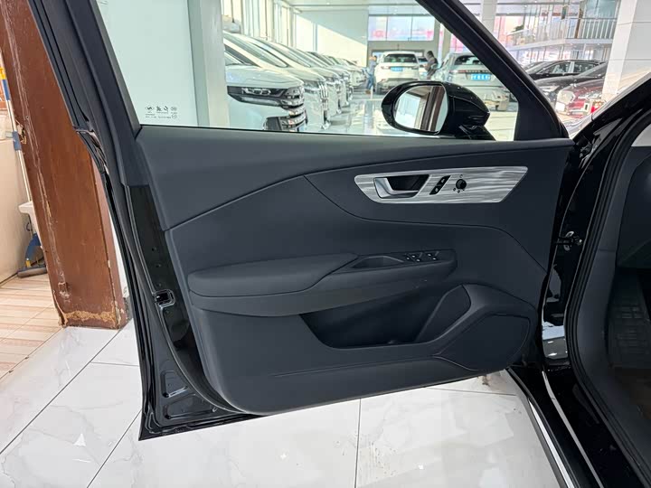 Hongqi E-QM5 2024 2024款 500km 出行版