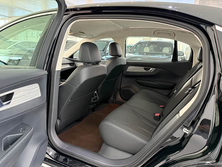 Hongqi E-QM5 2024 2024款 500km 出行版