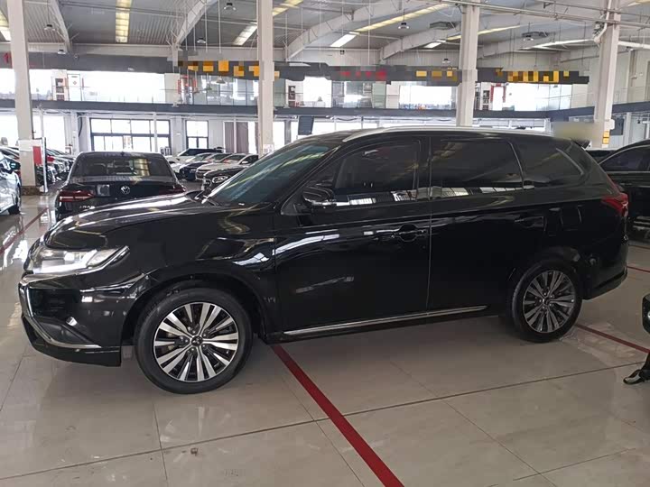 Mitsubishi Outlander 2021 2021款 2.0L 两驱畅享版 7座