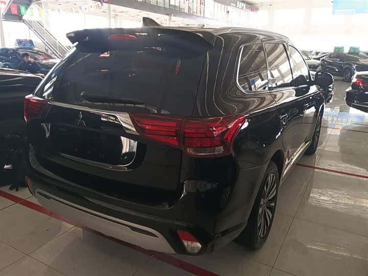 Mitsubishi Outlander 2021 2021款 2.0L 两驱畅享版 7座
