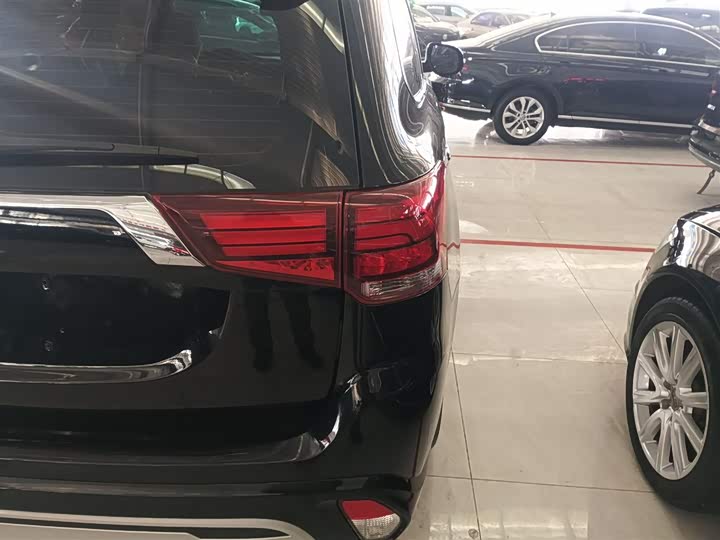 Mitsubishi Outlander 2021 2021款 2.0L 两驱畅享版 7座