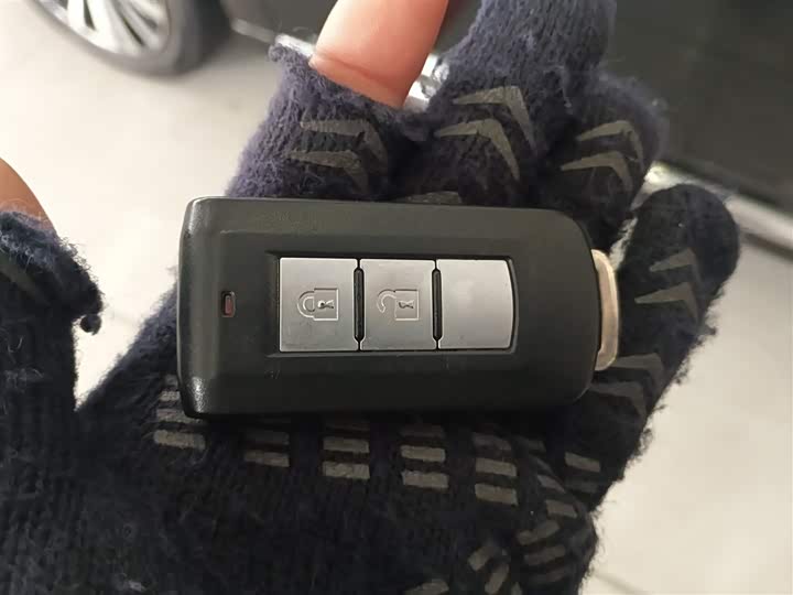 Mitsubishi Outlander 2021 2021款 2.0L 两驱畅享版 7座