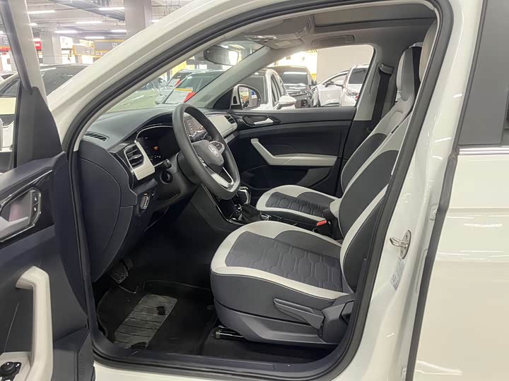 Volkswagen Tharu 2025 2025款 新锐 1.5L 锐意版