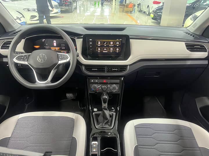 Volkswagen Tharu 2025 2025款 新锐 1.5L 锐意版