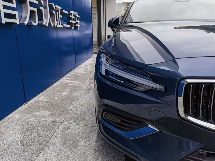 Volvo V60 2024 2024款 B5 智远豪华版