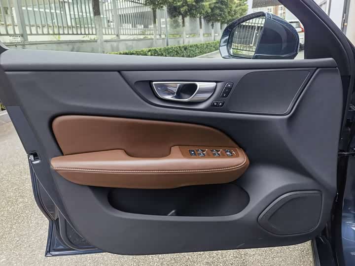 Volvo V60 2024 2024款 B5 智远豪华版