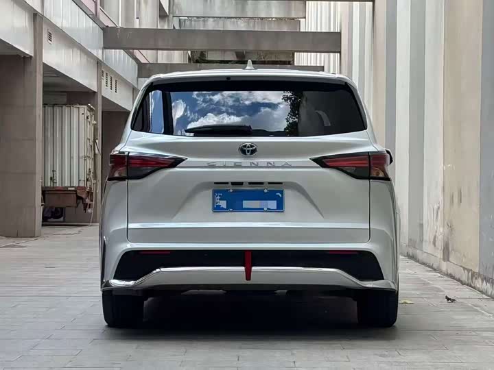 Toyota Sienna 2024 2024款 2.5L混动 舒适版