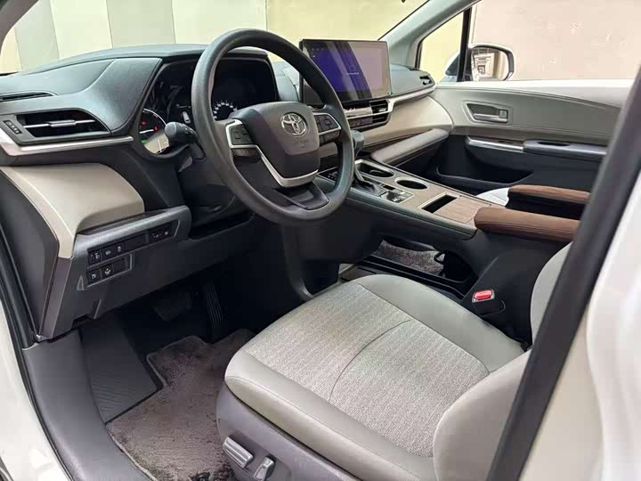 Toyota Sienna 2024 2024款 2.5L混动 舒适版