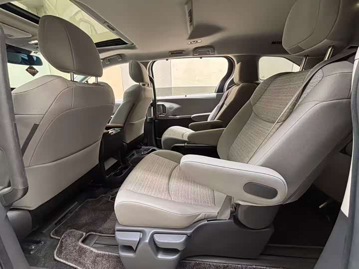 Toyota Sienna 2024 2024款 2.5L混动 舒适版