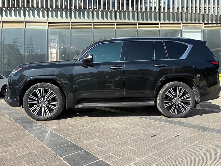 2025 Lexus LX