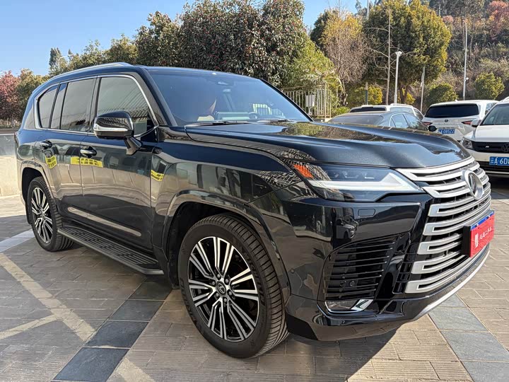 2025 Lexus LX