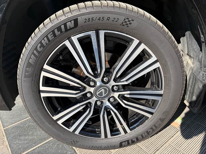 Lexus LX 2025 2025款 700h 领界版