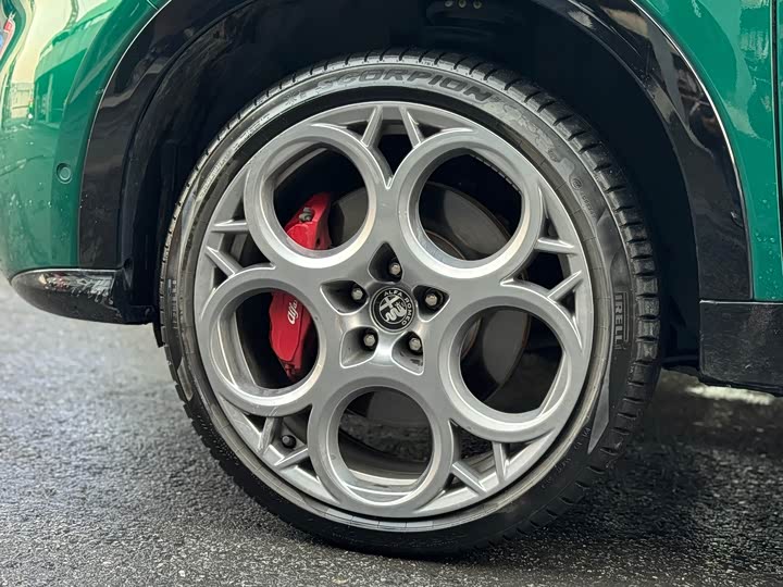 Alfa Romeo Tonale 2023 2023款 2.0T 268HP AWD Veloce赛道版