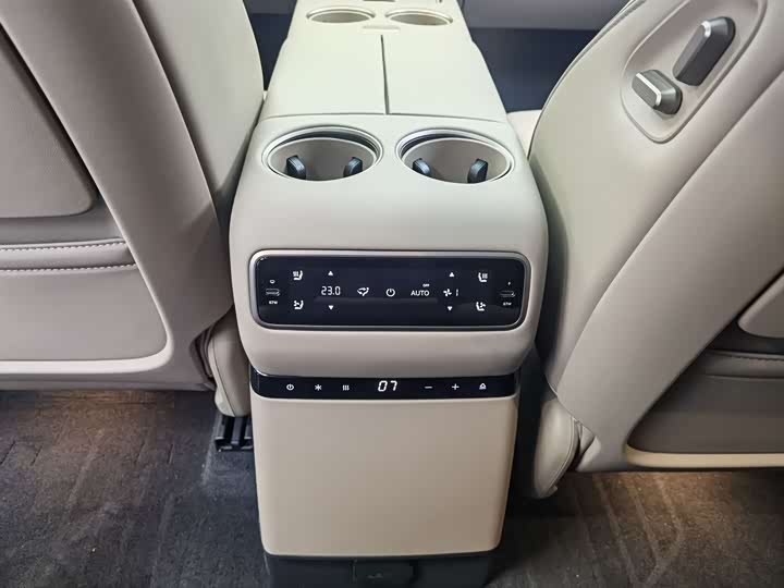 LiXiang i8 2025 2025款 标准版