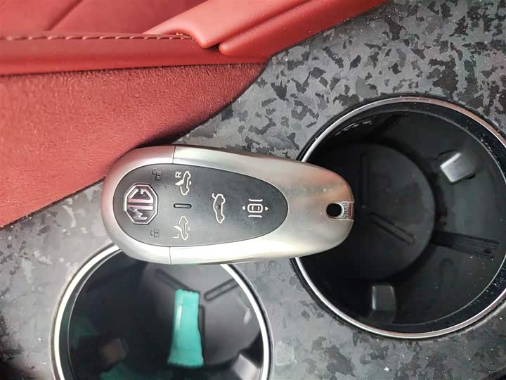 MG Motor Cyberster 2024 2024款 501km 魅力心动版