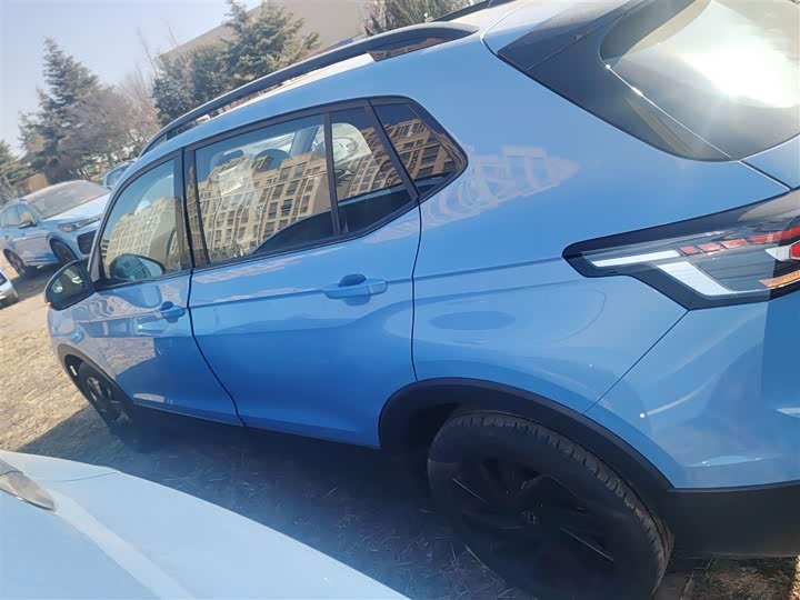 Volkswagen Tharu 2025 2025款 新锐 300TSI 锐享版