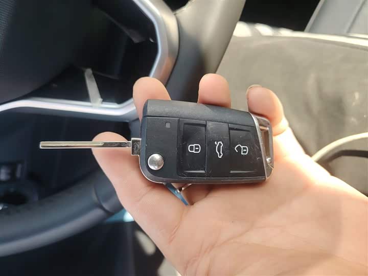 Volkswagen Tharu 2025 2025款 新锐 300TSI 锐享版