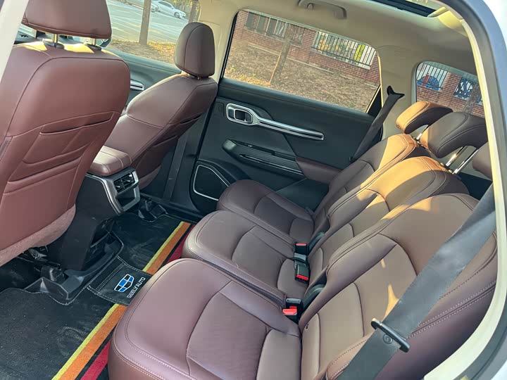 Geely Okavango 2022 2022款 1.8TD 自动尊贵型 7座