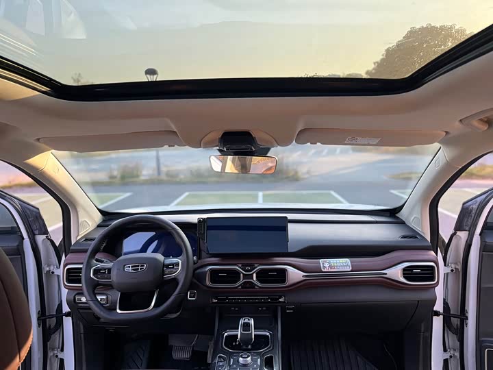 Geely Okavango 2022 2022款 1.8TD 自动尊贵型 7座