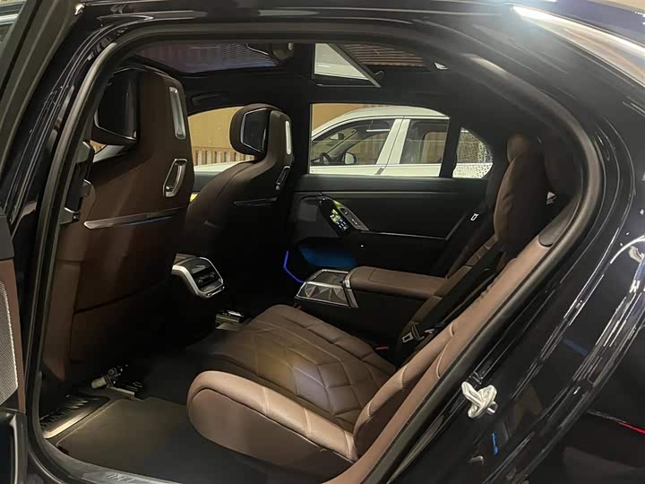 BMW 7 Series 2023 2023款 740Li 尊享型 M运动套装