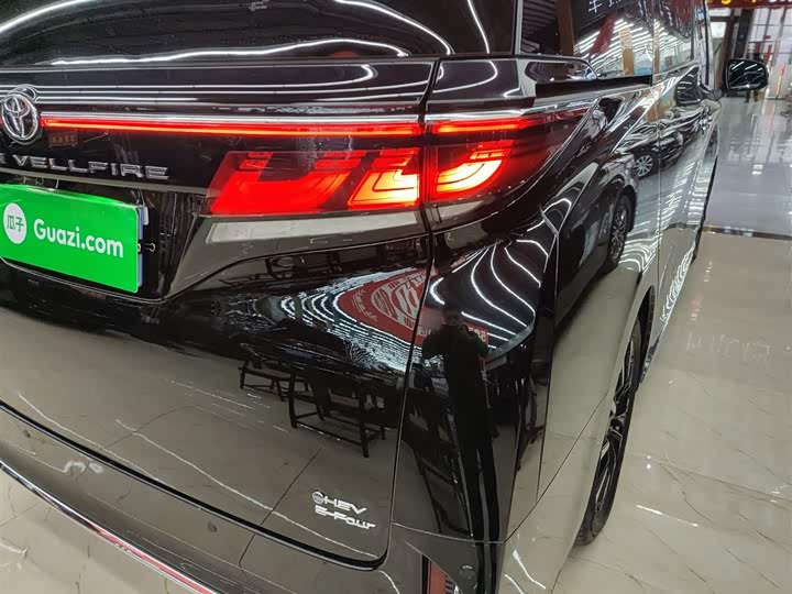 Toyota Vellfire 2024 2024款 皇冠 双擎 2.5L 至尊行政版