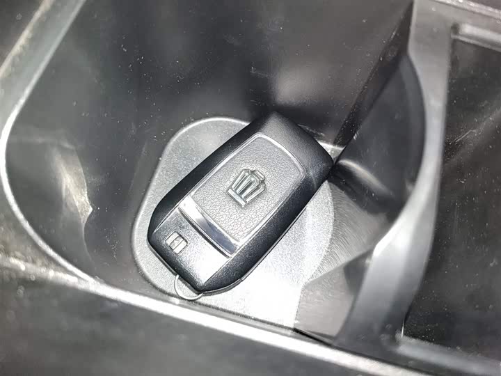 Toyota Vellfire 2024 2024款 皇冠 双擎 2.5L 至尊行政版