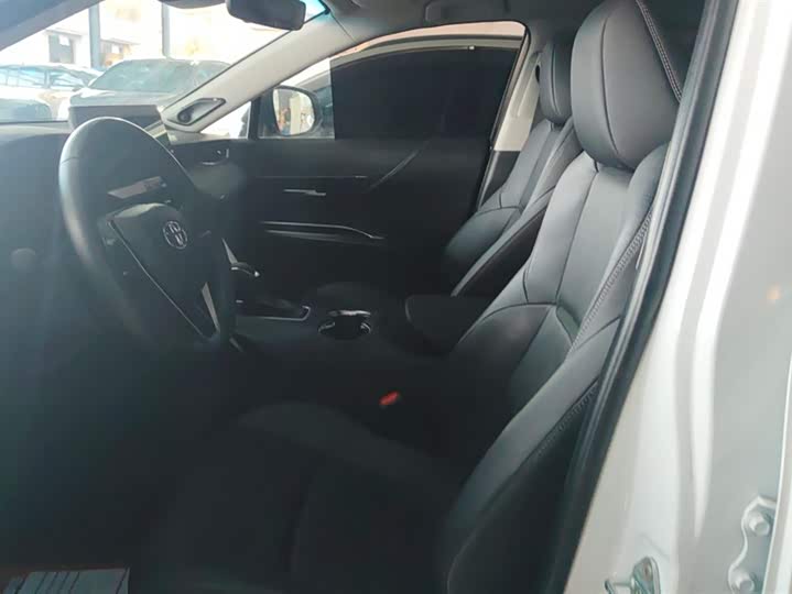 Toyota Venza 2023 2023款 2.0L CVT两驱尊贵版