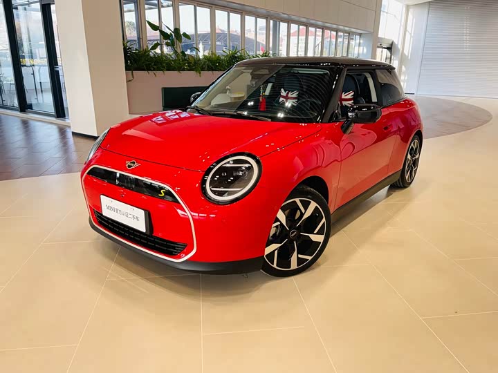 Mini Cooper 2024 2024款 452km COOPER SE 艺术家