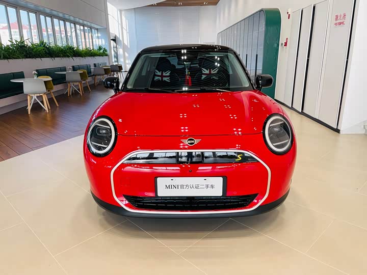 Mini Cooper 2024 2024款 452km COOPER SE 艺术家