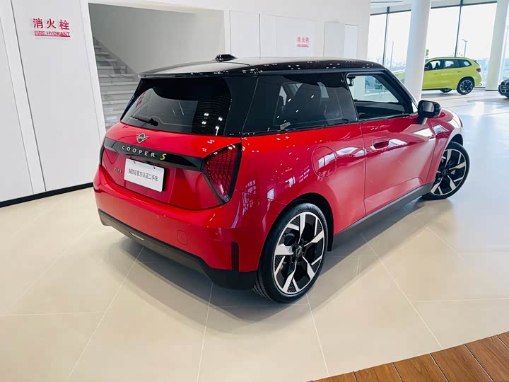 Mini Cooper 2024 2024款 452km COOPER SE 艺术家