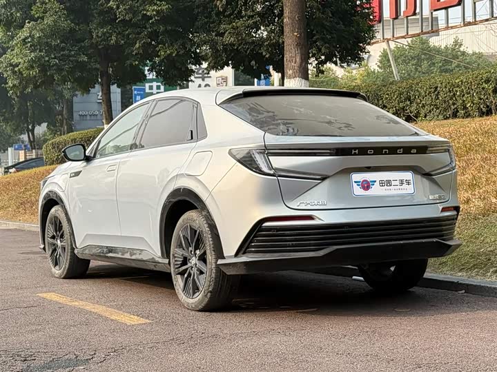 2024 Honda e:NP2