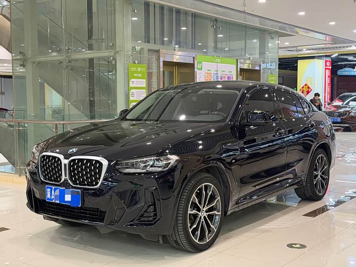2022 BMW X4