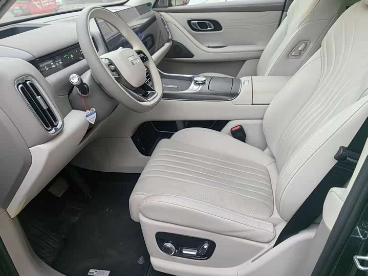 Geely Galaxy M9 2025 2025款 230km 两驱探索版