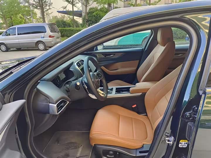 Jaguar XE L 2024 2024款 2.0T 250PS R-DYNAMIC S进取运动版