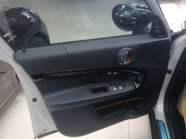 Mini Countryman 2023 2023款 改款 1.5T COOPER ALL4 鉴赏家